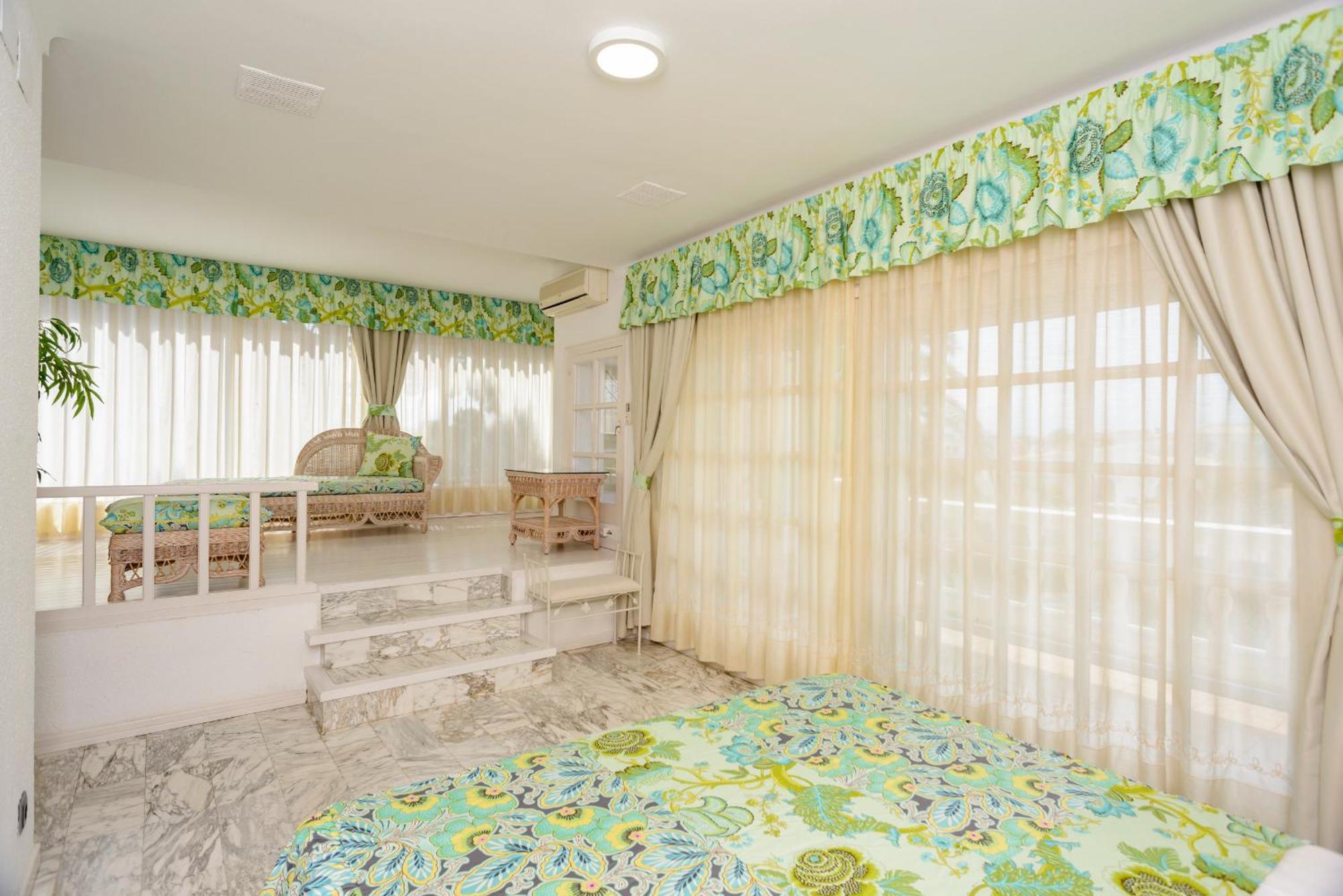 Villa Requesens On Canal Empuriabrava Ngoại thất bức ảnh