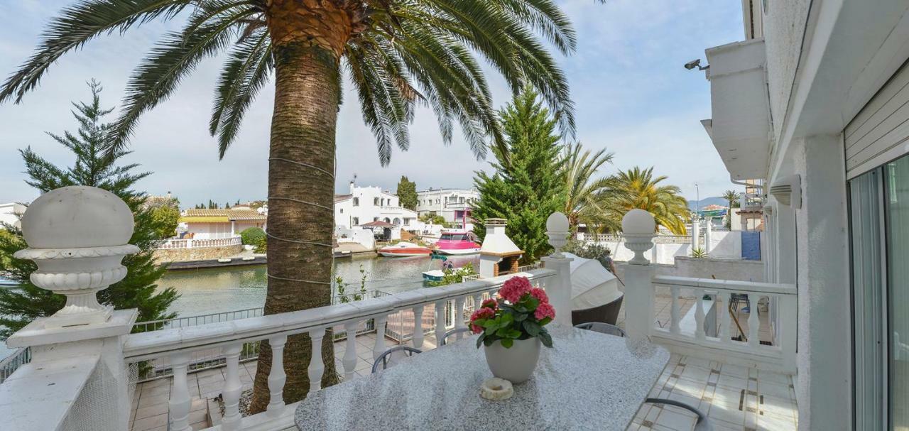 Villa Requesens On Canal Empuriabrava Ngoại thất bức ảnh