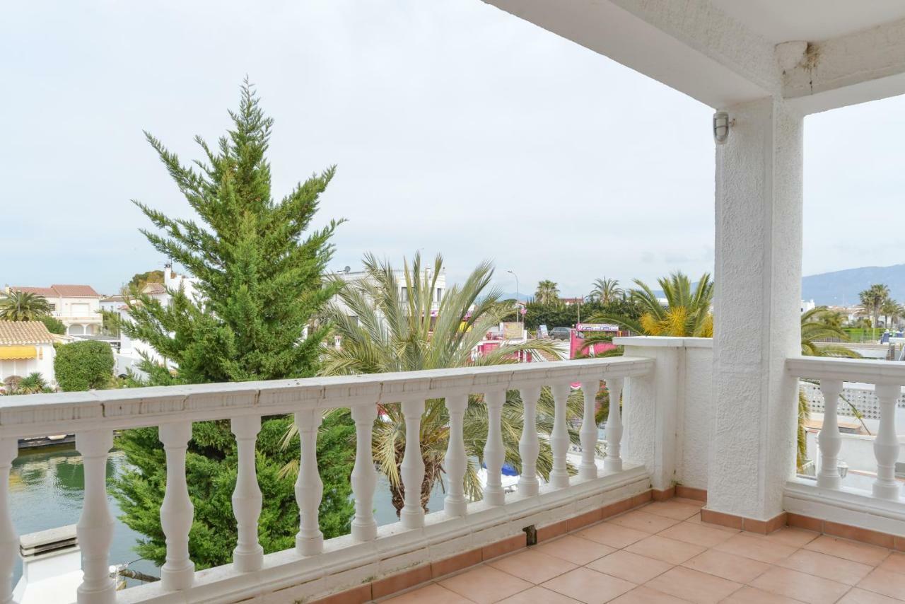 Villa Requesens On Canal Empuriabrava Ngoại thất bức ảnh