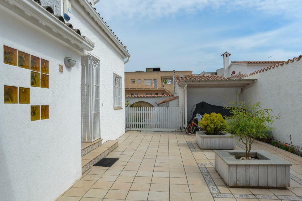 Villa Requesens On Canal Empuriabrava Ngoại thất bức ảnh