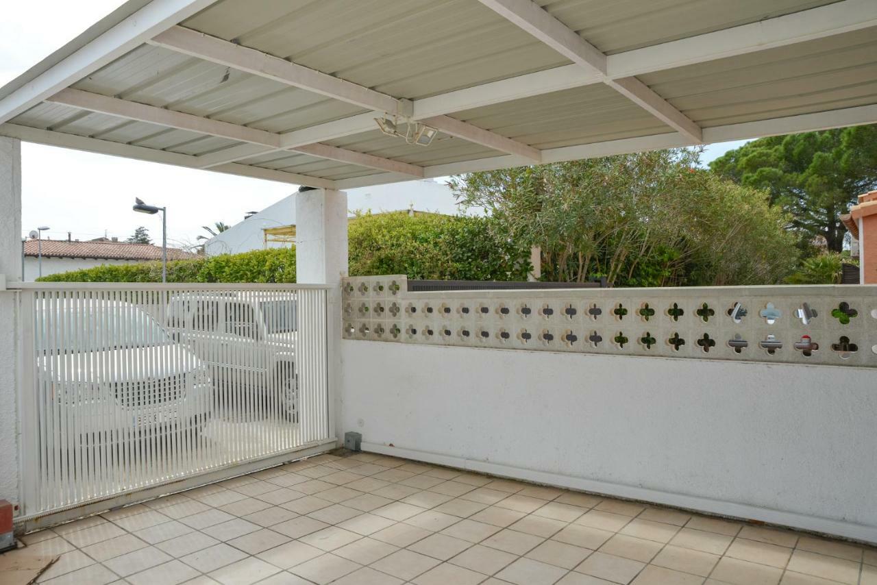 Villa Requesens On Canal Empuriabrava Ngoại thất bức ảnh